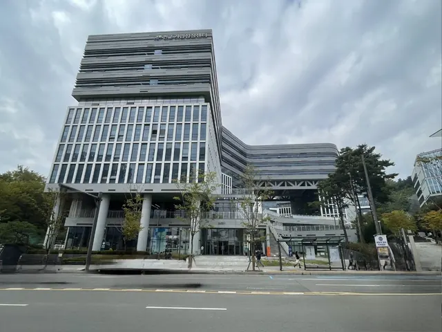 판교 제2테크노밸리 기업성장센터 건물 외관