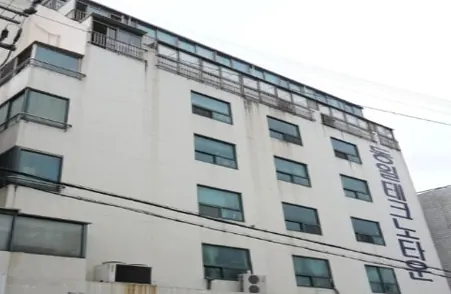 동일테크노타운 독산 건물 외관