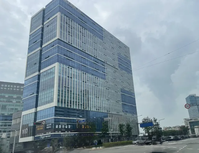 에이스스마트윙 영통 건물 외관