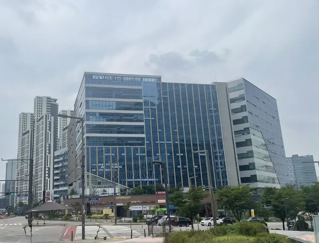 SH 타임스퀘어 2 건물 외관
