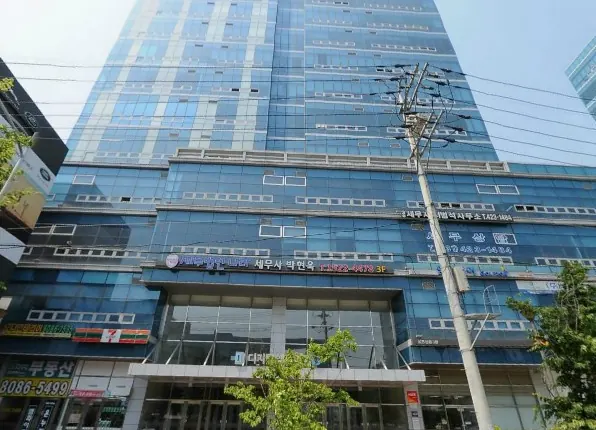 디지털엠파이어 B동 건물 외관