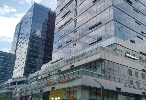 가산W센터 건물 외관